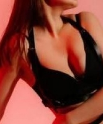 Страстная и нежная, я сделаю все, чтобы вы почувствовали себя желанным и удовлетворенным. Возможны различные варианты встреч - от классического секса до экспериментов. Фото соответствуют действительности, на них я вся великолепна и сексуально одета. У меня есть отличные отзывы, которые подтверждают мою профессиональность и индивидуальный подход к каждому. Позвони мне, и ты не пожалеешь 🌟🌟🌟 5454, 21 год