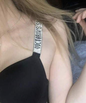 Эксклюзивная красавица готова погрузить тебя в мир страсти и наслаждения. Приглашаю в гости для незабываемых моментов вдвоем! 6340, 21 год